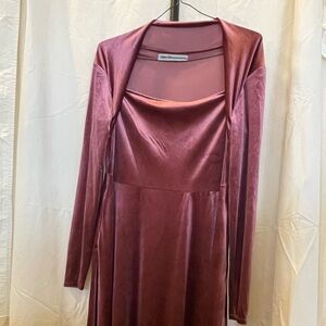 Elegant Velvet Long Sleeve Dress in Plum